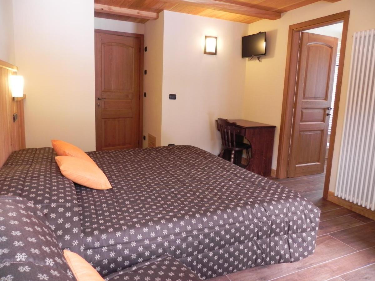 Villa Americana Chambres D'Hotes Champoluc Szoba fotó